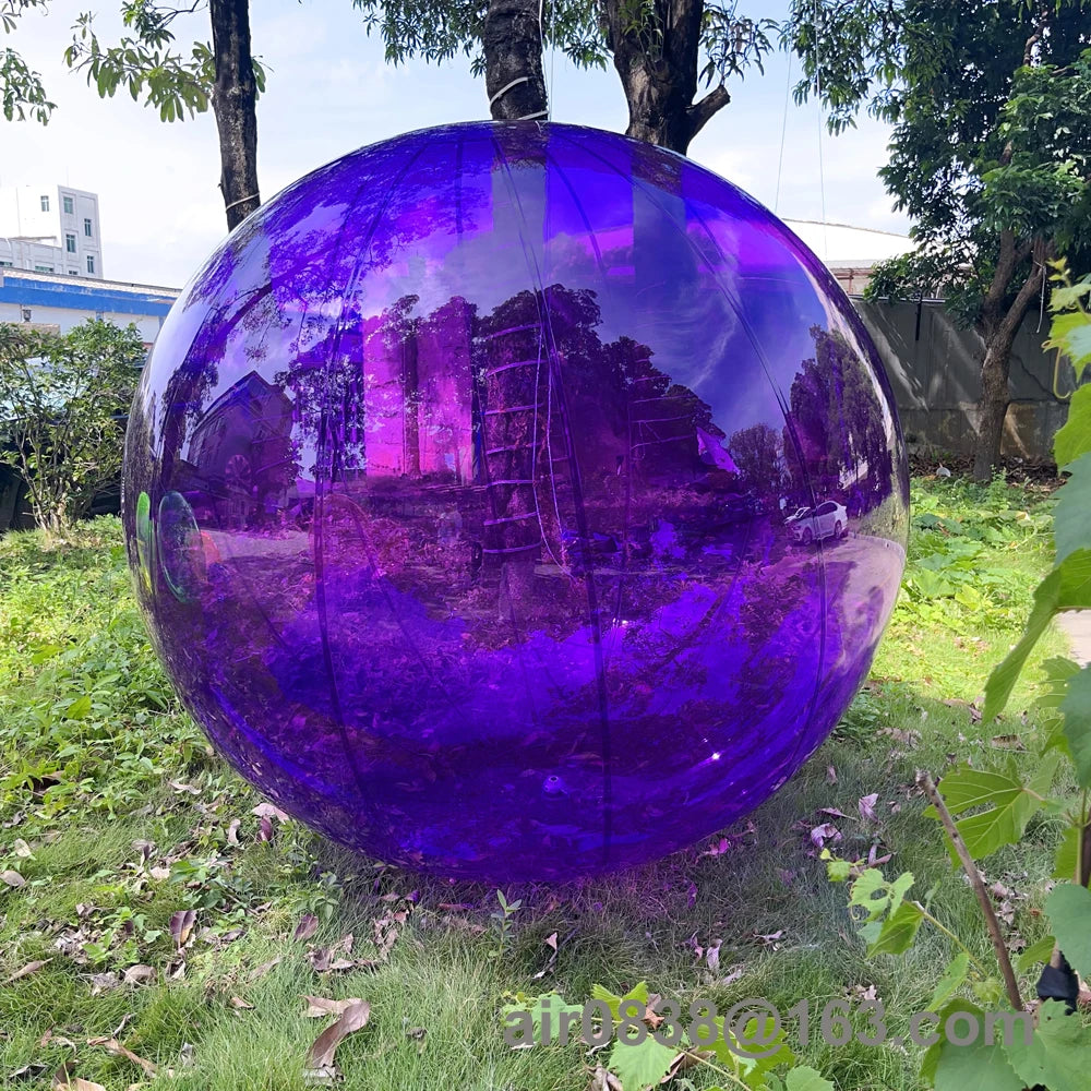 Mise en situation du ballon gonflable géant en jardin