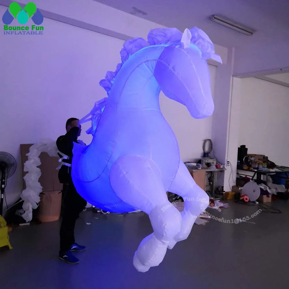 Costume gonflable cheval blanc porté en carnaval
