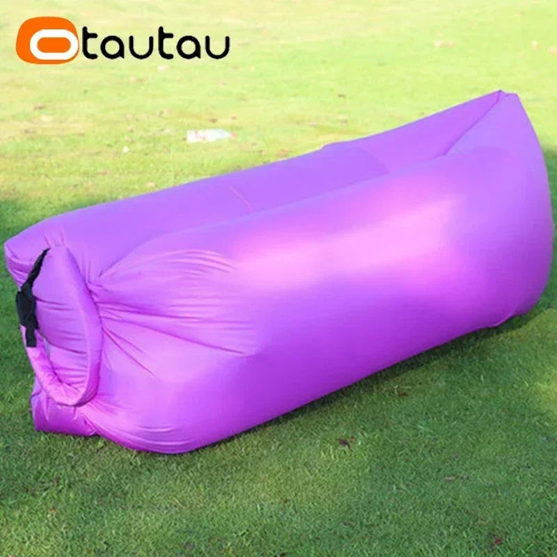 Matelas de camping gonflable utilisé en randonnée
