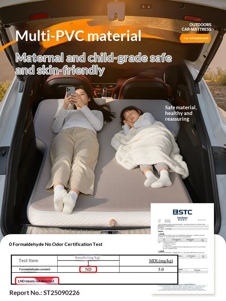 Tapis gonflable comblant la banquette arrière du SUV