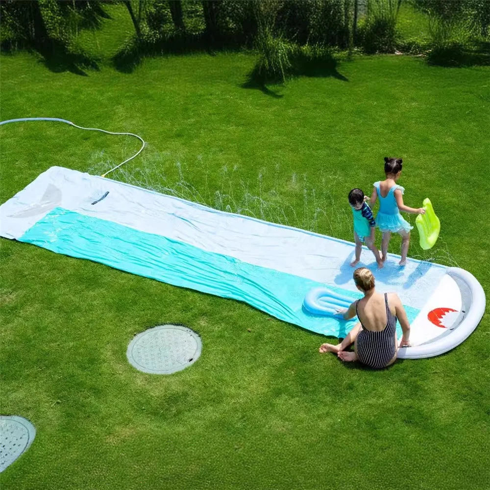 Détail du pulvérisateur du toboggan aquatique gonflable