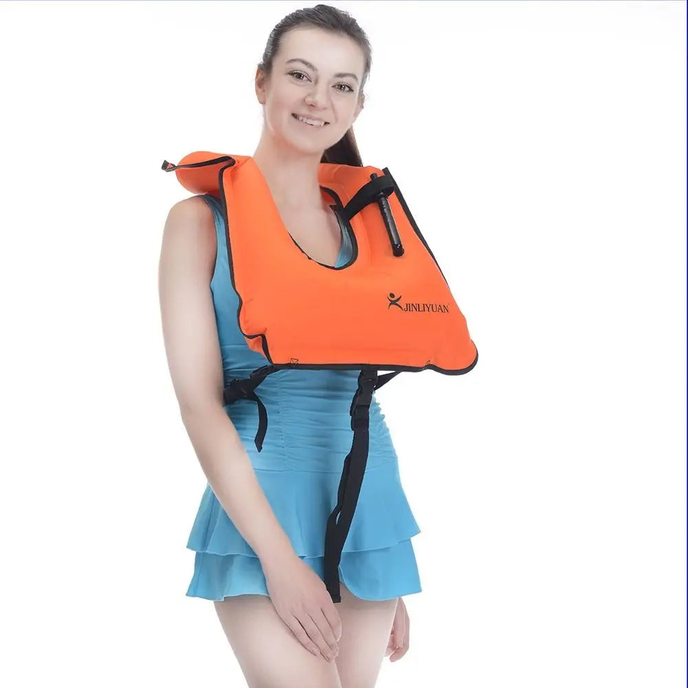 Vue de dos du gilet de natation gonflable