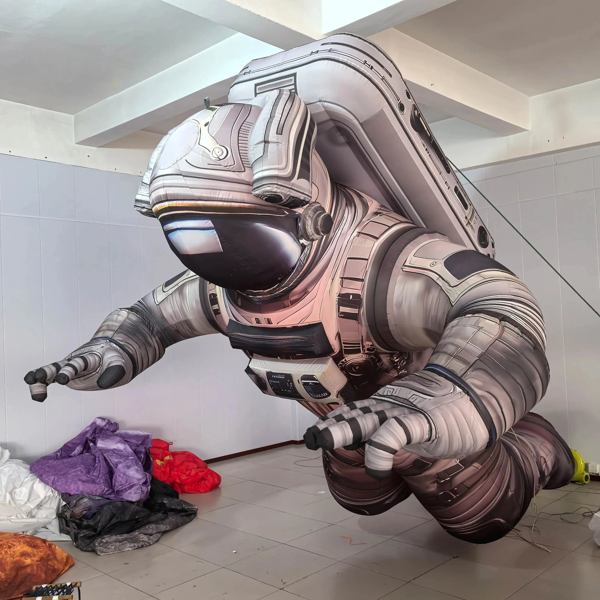 Stand gonflable astronaute avec éclairage LED multicolore