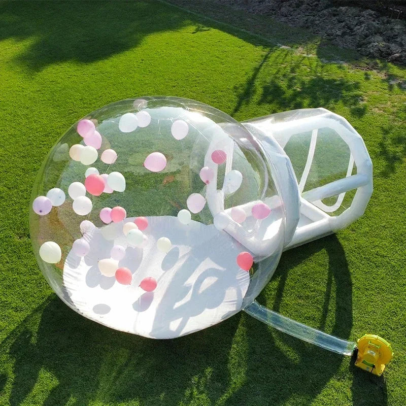 Bulle gonflable transparente installée lors d'une réception de mariage
