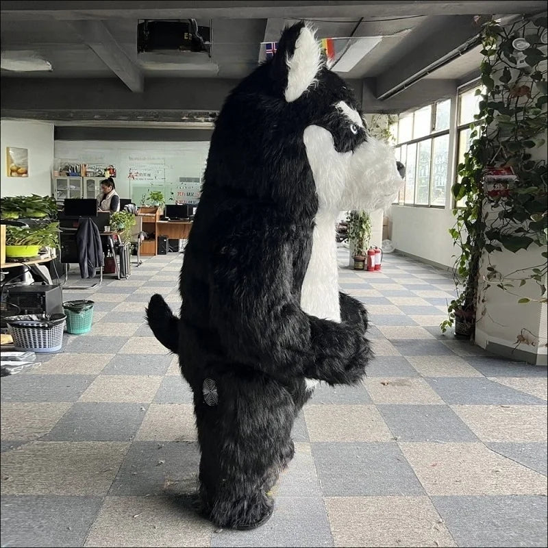Costume gonflable chien Husky noir, détail de la fourrure