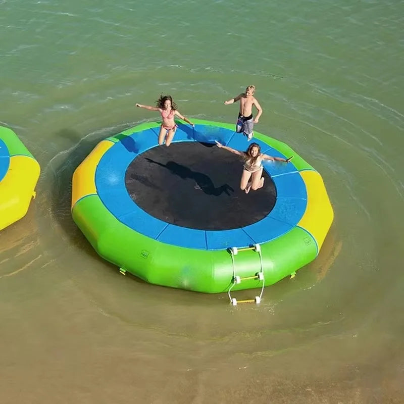 Trampoline flottant gonflable piscine et mer