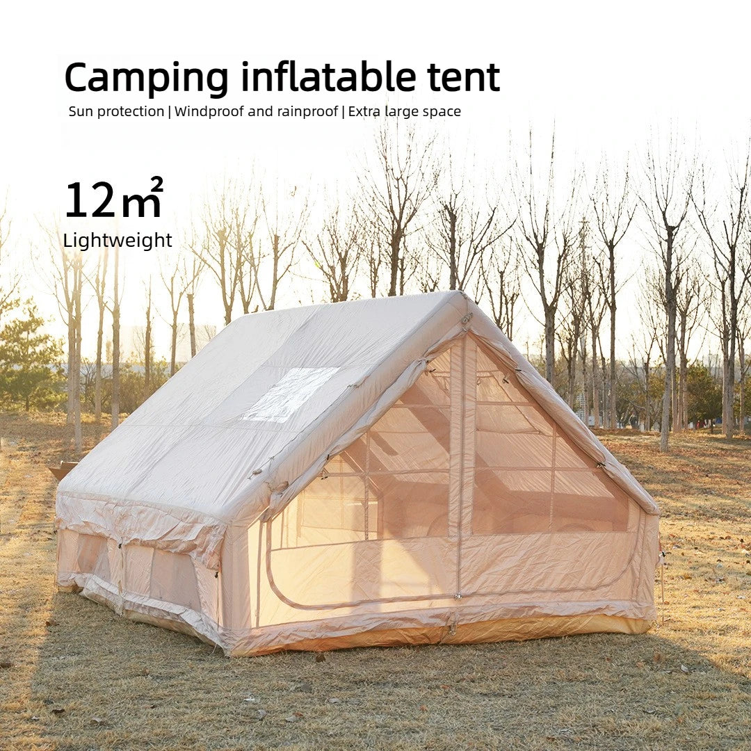 Tente gonflable familiale avec grandes fenêtres installée en camping