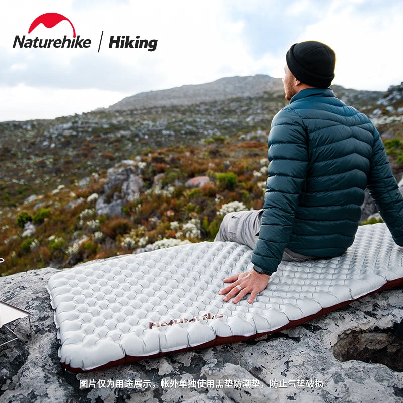 Matelas de camping gonflable isolant vue d'ensemble