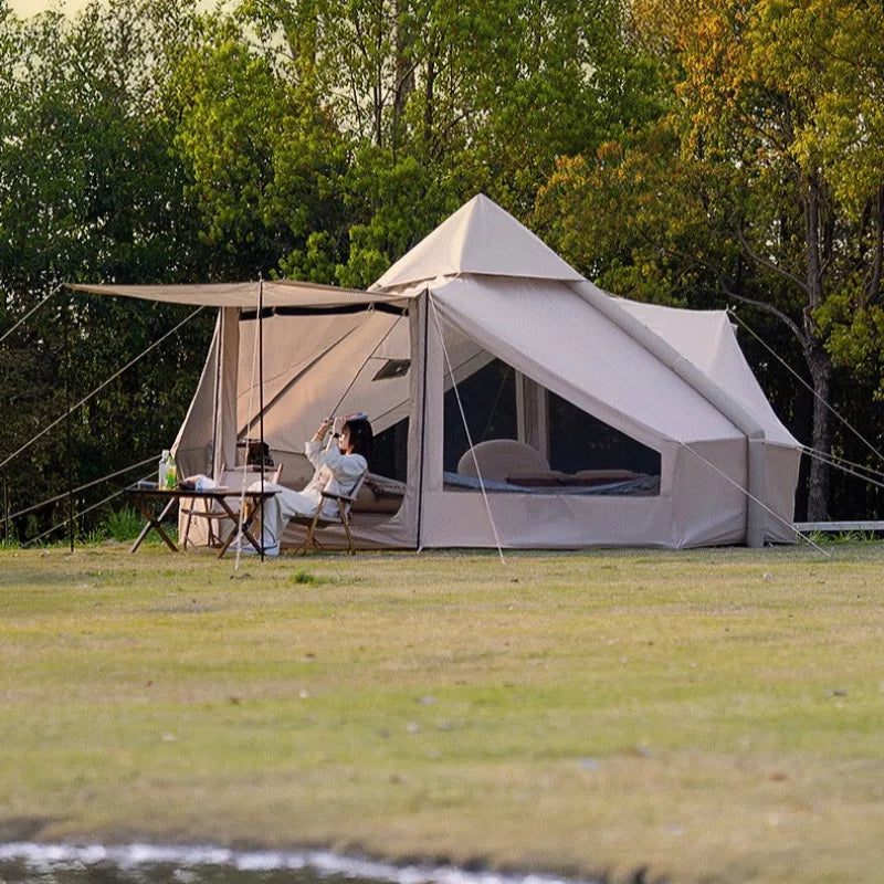 Tente gonflable cabine ventilée installée pour le camping